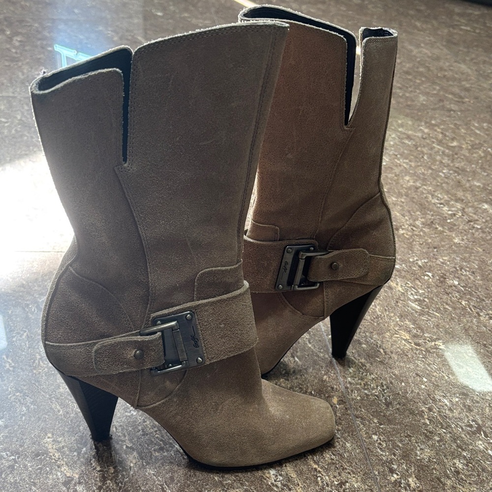 Donald J. Pliner Taupe Heeled Boots